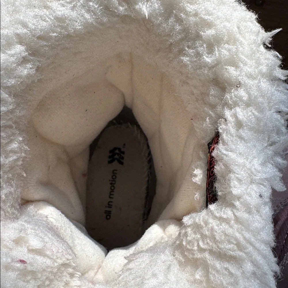 Size 1 all in motion snow Boots - Picture 13 of 13